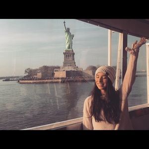 Meet your Posher, Temple